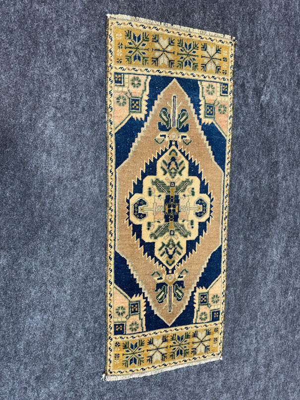 Turkish Yastik Rug  1'3" x  3'2" #24018