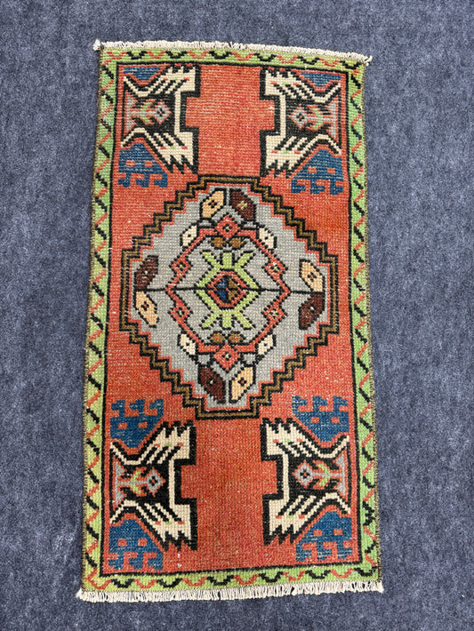 Turkish Yastik Rug  1'6" x  2'11" #24019