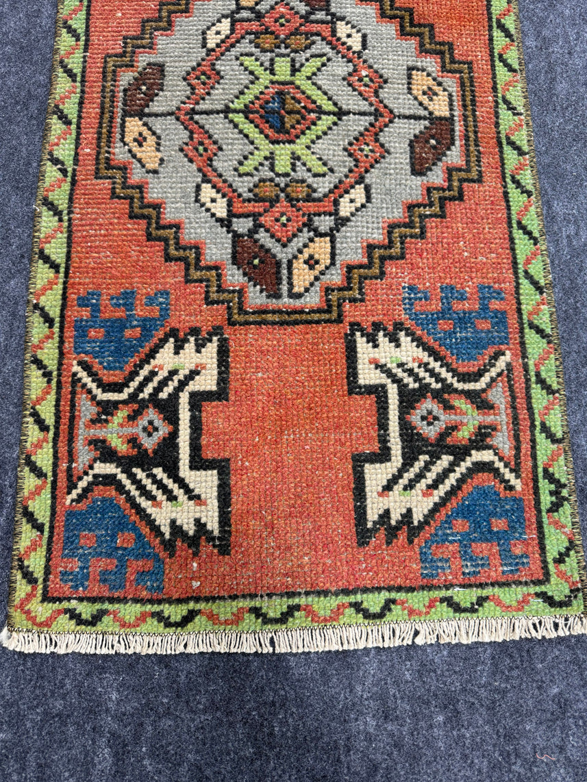 Turkish Yastik Rug  1'6" x  2'11" #24019
