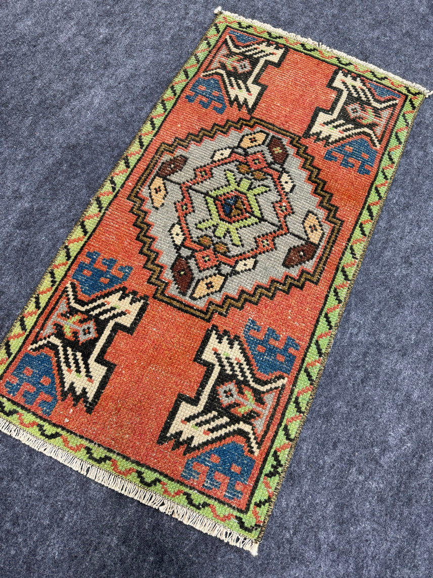 Turkish Yastik Rug  1'6" x  2'11" #24019