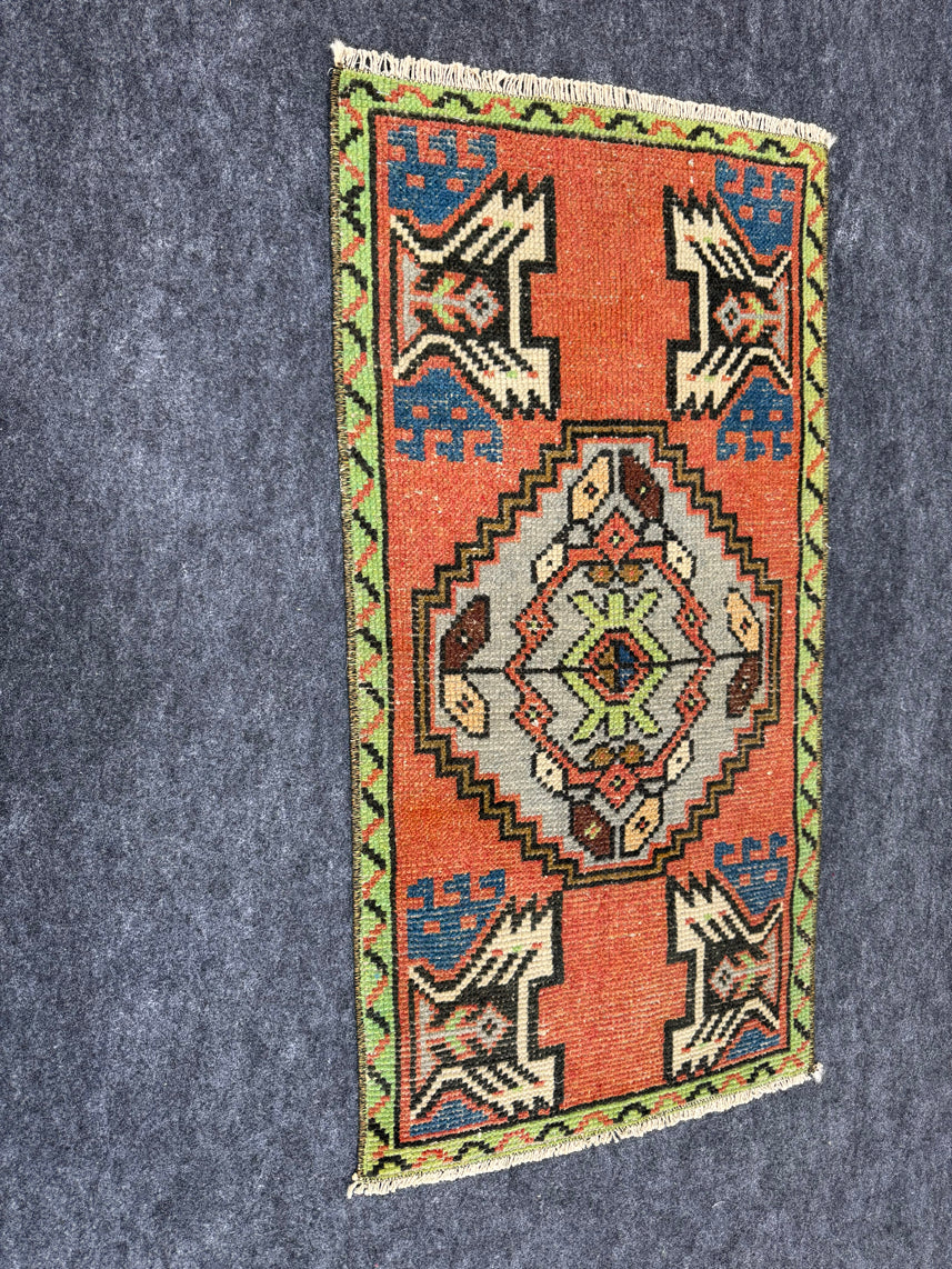 Turkish Yastik Rug  1'6" x  2'11" #24019