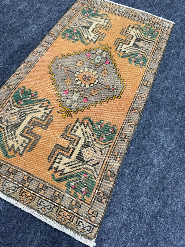 Turkish Yastik Rug  1'9" x  3'4" #24020
