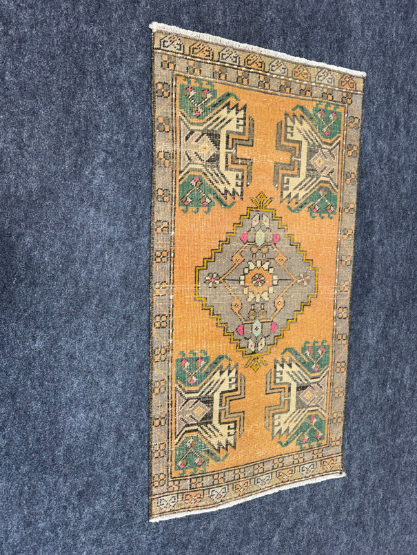 Turkish Yastik Rug  1'9" x  3'4" #24020