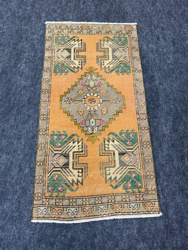 Turkish Yastik Rug  1'9" x  3'4" #24020