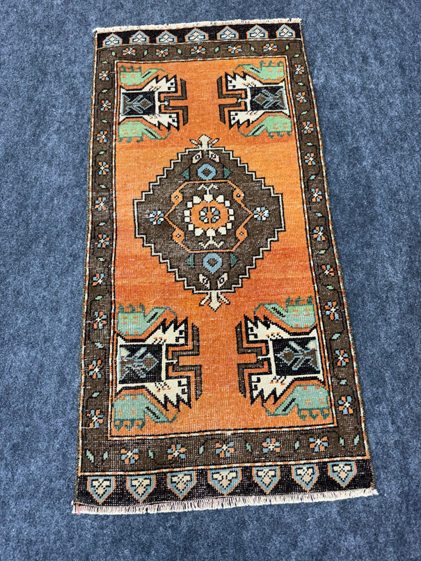 Turkish Yastik Rug  1'9" x  3'6" #24021