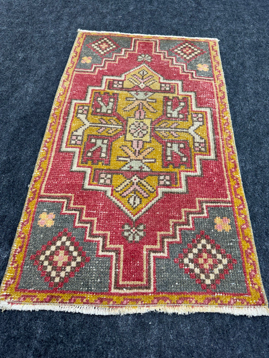 Turkish Yastik Rug  1'8" x  2'11" #24022