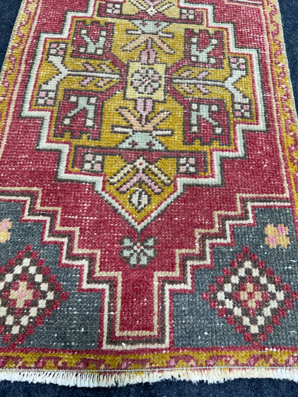 Turkish Yastik Rug  1'8" x  2'11" #24022