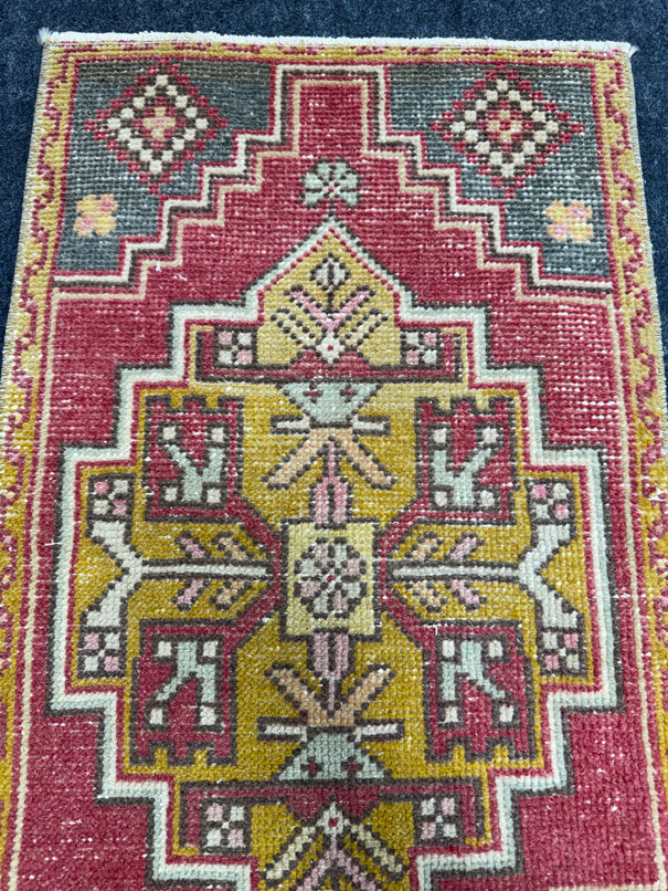 Turkish Yastik Rug  1'8" x  2'11" #24022