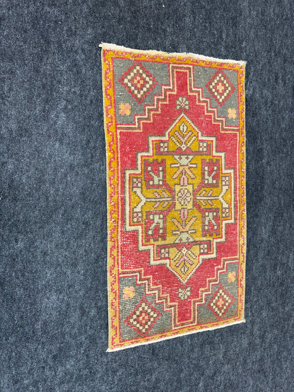 Turkish Yastik Rug  1'8" x  2'11" #24022