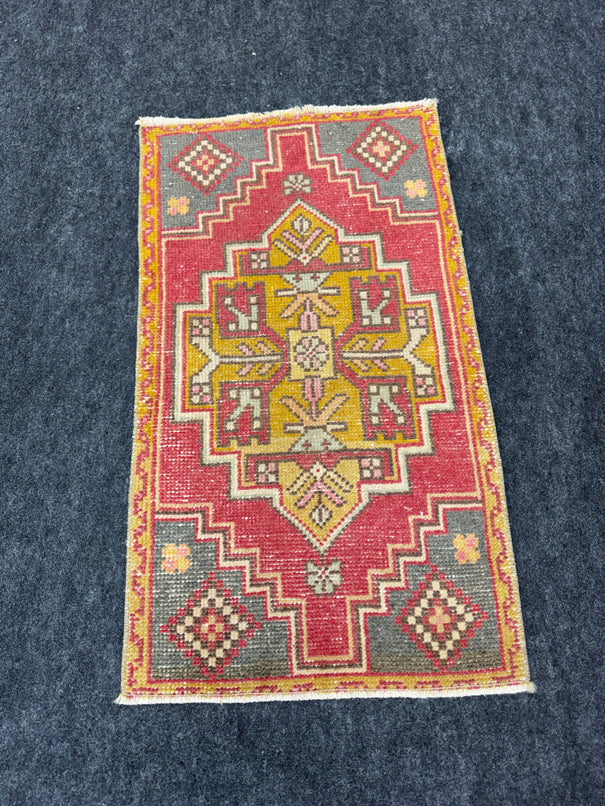 Turkish Yastik Rug  1'8" x  2'11" #24022