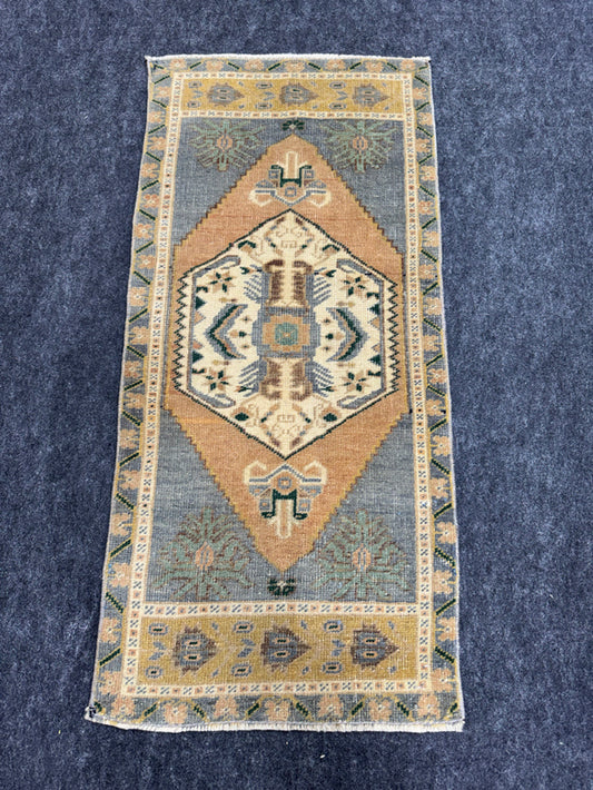 Turkish Yastik Rug  1'7" x  3'5" #24006