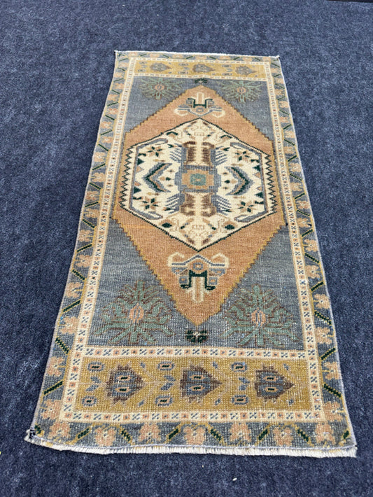 Turkish Yastik Rug  1'7" x  3'5" #24006