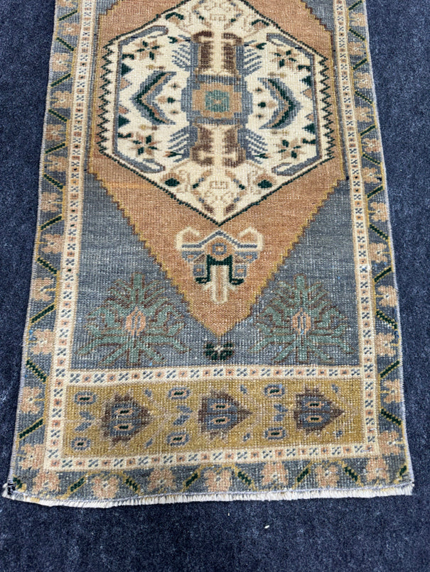 Turkish Yastik Rug  1'7" x  3'5" #24006
