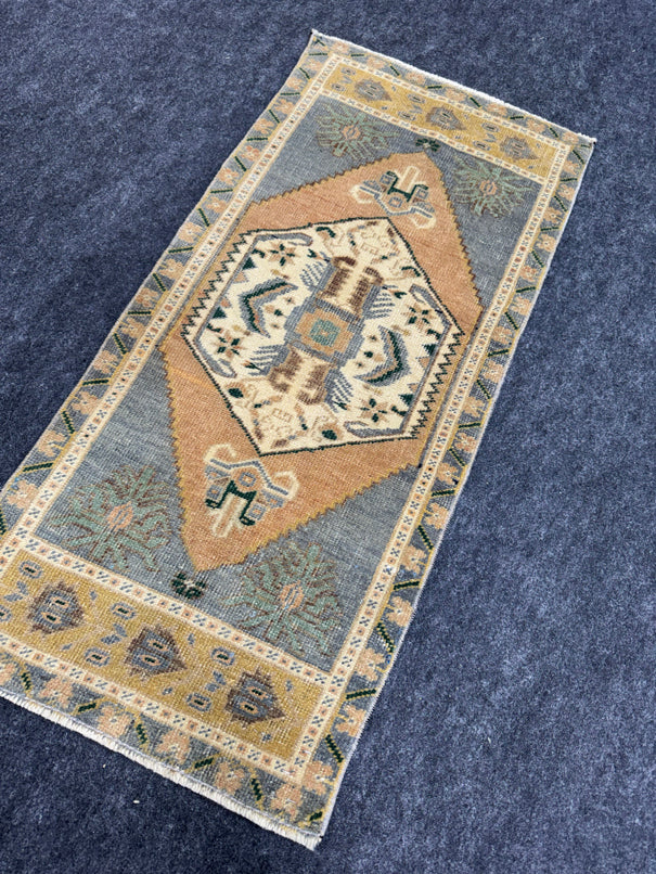 Turkish Yastik Rug  1'7" x  3'5" #24006