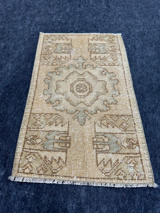 Turkish Yastik Rug  1'7" x  2'7" #24008