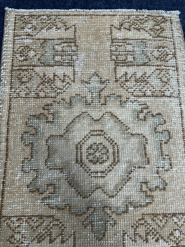 Turkish Yastik Rug  1'7" x  2'7" #24008