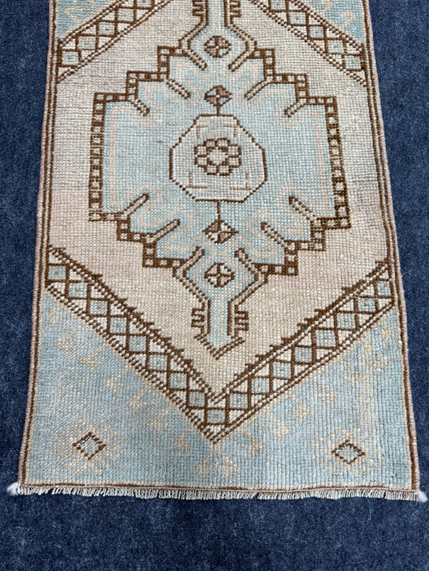 Turkish Yastik Rug  1'6" x  2'9" #24009
