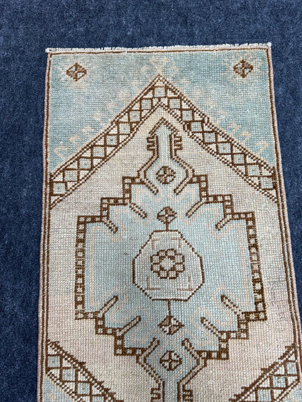 Turkish Yastik Rug  1'6" x  2'9" #24009