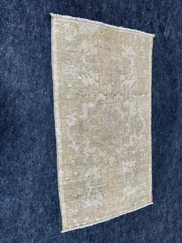 Turkish Yastik Rug  1'4" x  2'6" #24010