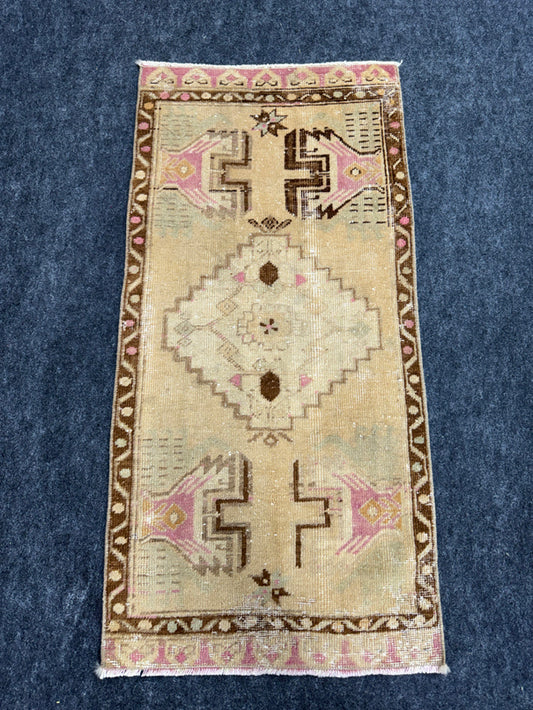 Turkish Yastik Rug  1'7" x  3'3" #24011