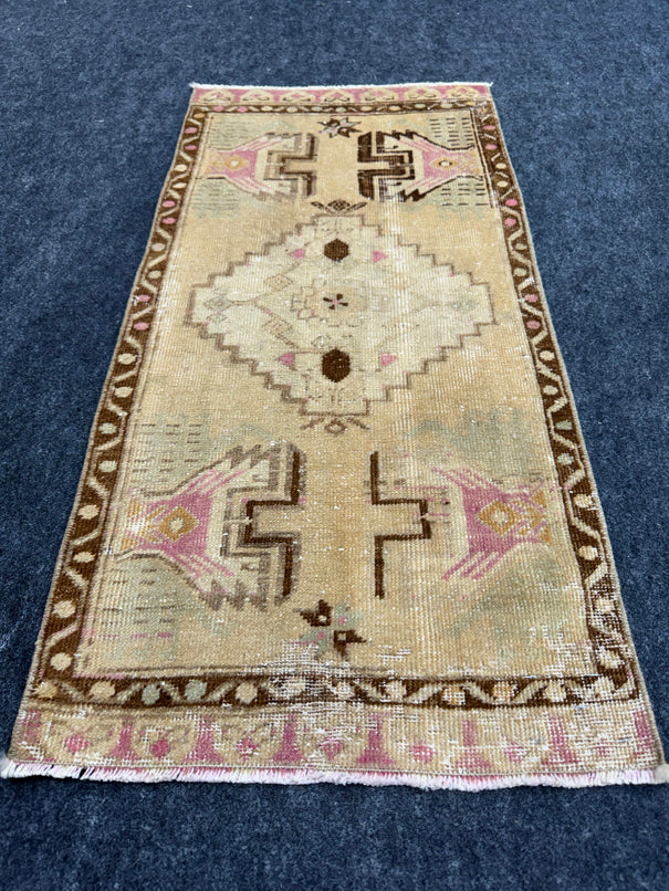 Turkish Yastik Rug  1'7" x  3'3" #24011