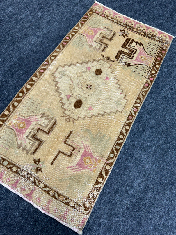 Turkish Yastik Rug  1'7" x  3'3" #24011