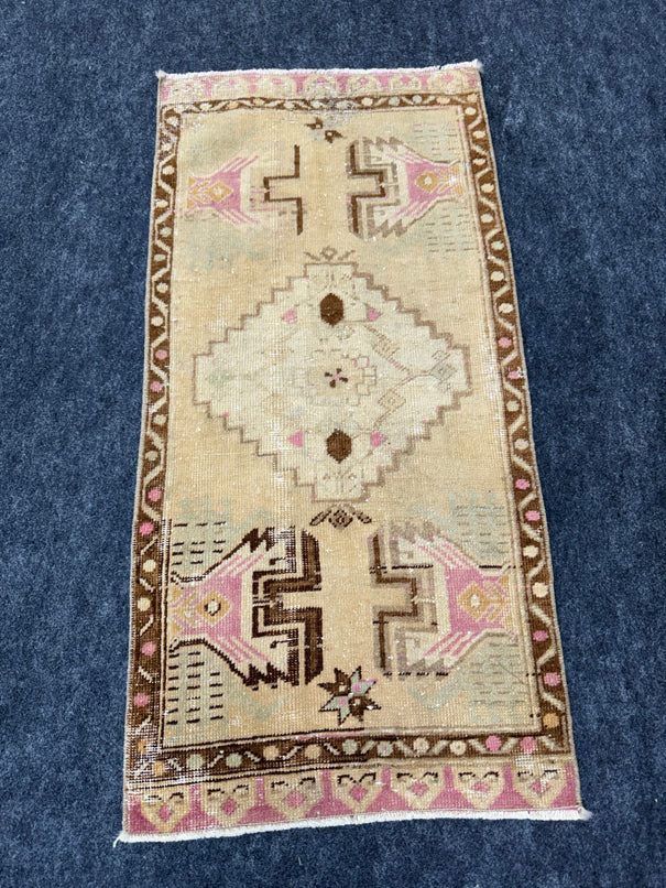 Turkish Yastik Rug  1'7" x  3'3" #24011