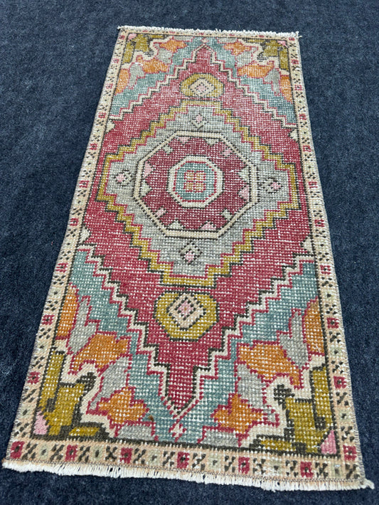 Turkish Yastik Rug  1'7" x  3'3" #24013