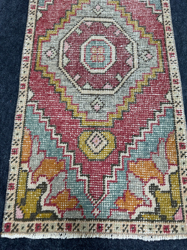 Turkish Yastik Rug  1'7" x  3'3" #24013