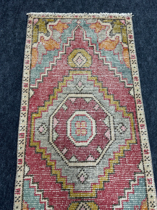 Turkish Yastik Rug  1'7" x  3'3" #24013