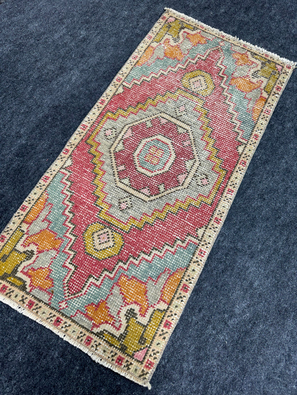 Turkish Yastik Rug  1'7" x  3'3" #24013