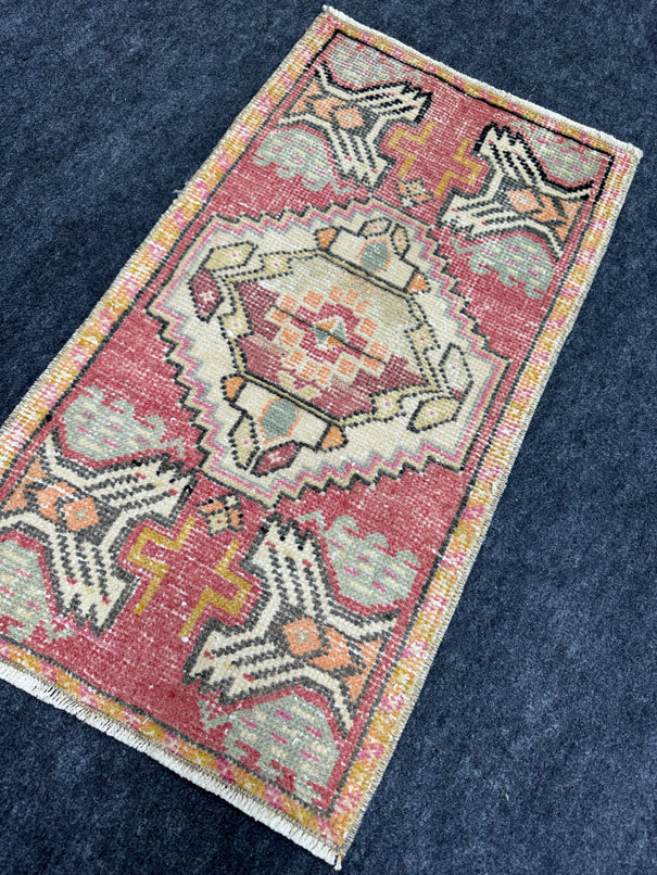 Turkish Yastik Rug  1'7" x  2'11" #24014