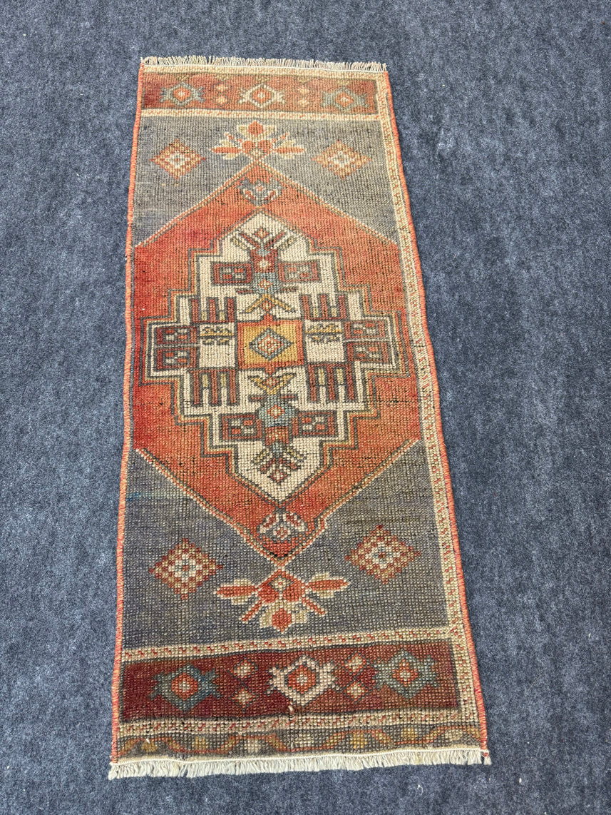 Turkish Yastik Rug  1'6" x  3'7" #23988