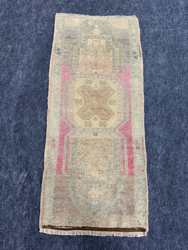 Turkish Yastik Rug  1'7" x  3'7" #23989