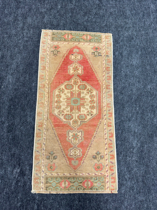 Turkish Yastik Rug  1'5" x  3' #23995