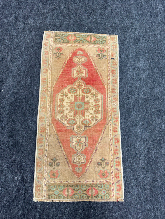 Turkish Yastik Rug  1'5" x  3' #23995