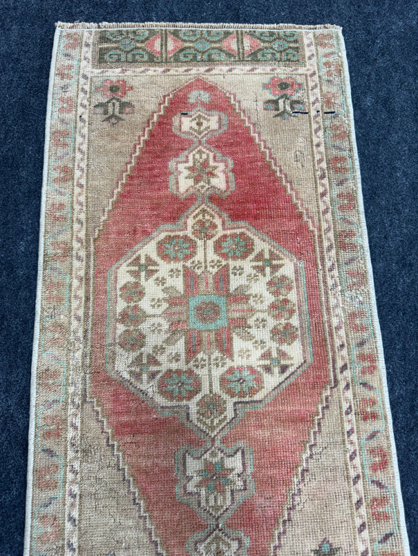 Turkish Yastik Rug  1'5" x  3' #23995