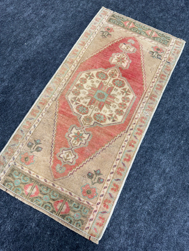Turkish Yastik Rug  1'5" x  3' #23995