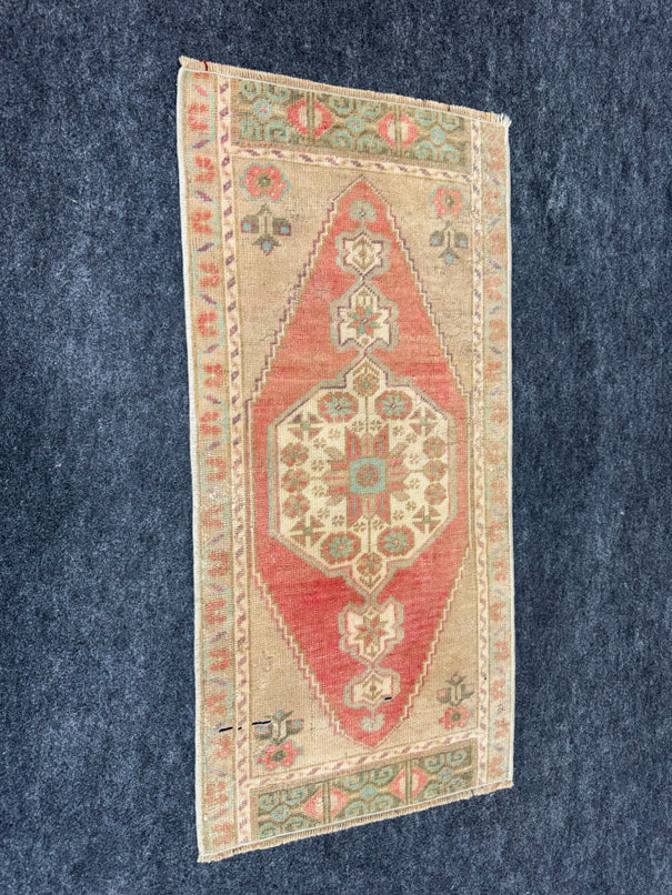 Turkish Yastik Rug  1'5" x  3' #23995