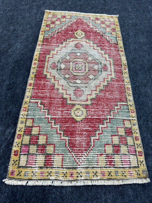 Turkish Yastik Rug  1'8" x  3'4" #23996