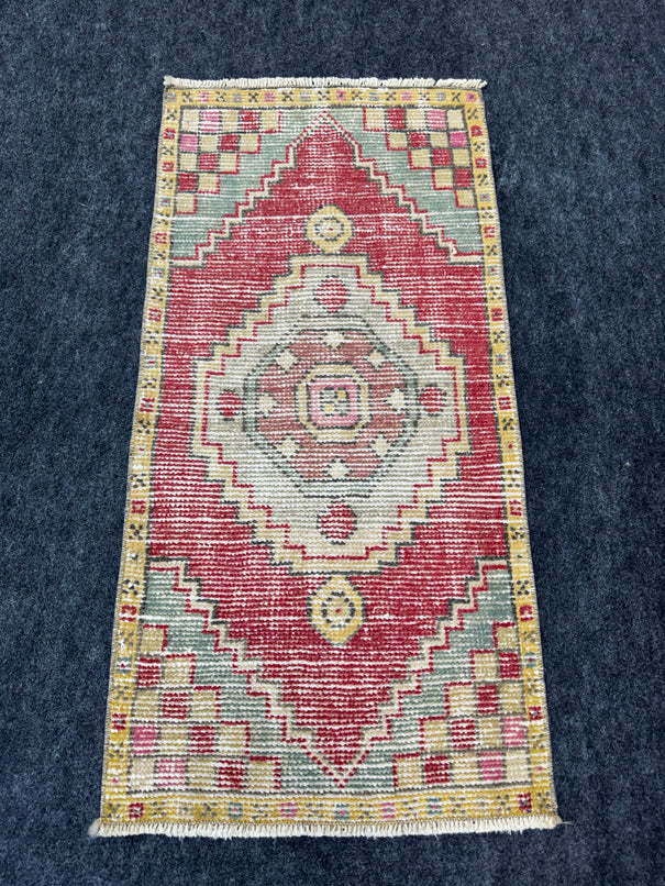 Turkish Yastik Rug  1'8" x  3'4" #23996