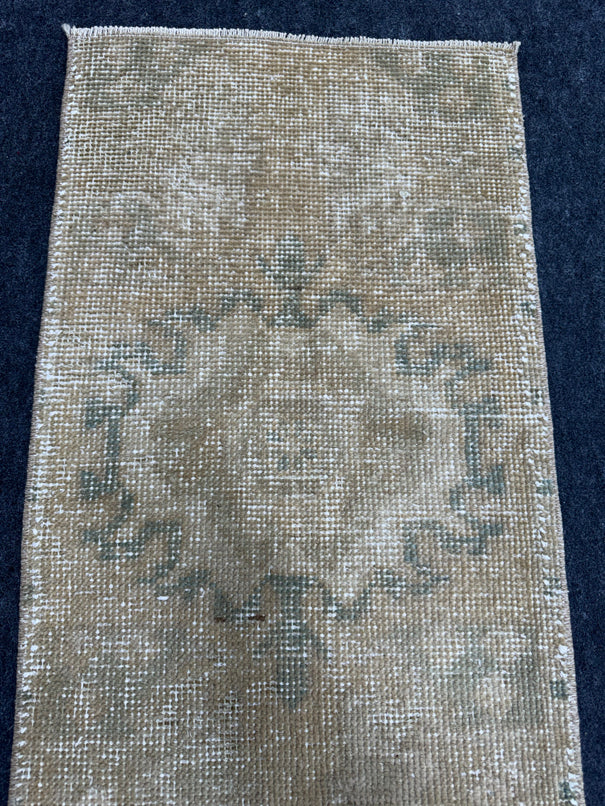 Turkish Yastik Rug  1'5" x  2'8" #23997