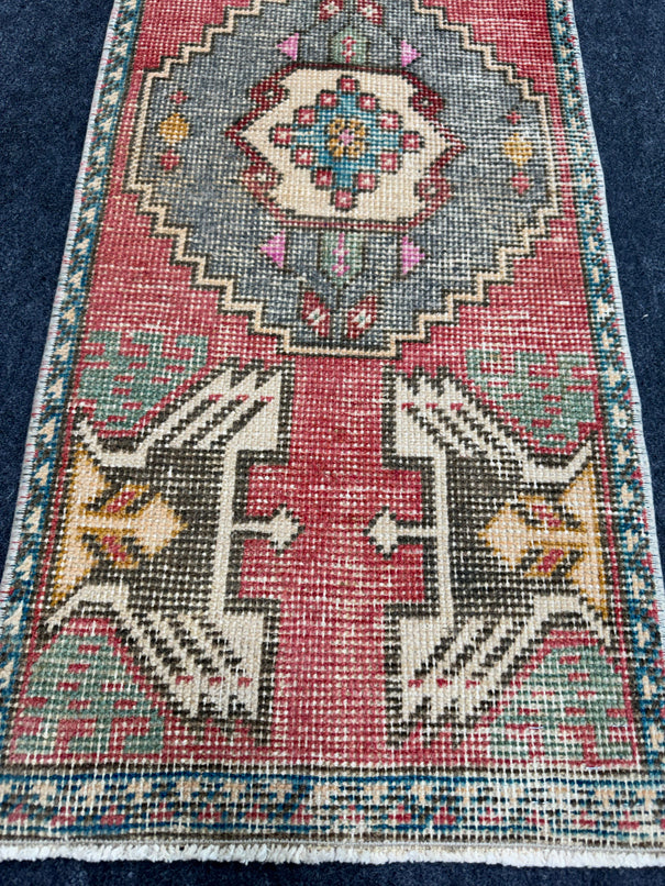Turkish Yastik Rug  1'6" x  3'5" #23999