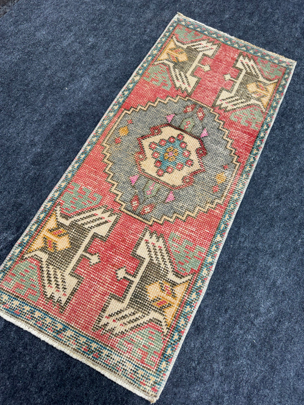 Turkish Yastik Rug  1'6" x  3'5" #23999