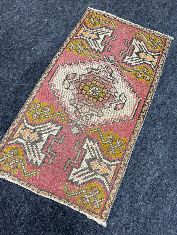 Turkish Yastik Rug  1'9" x  3'3" #24016