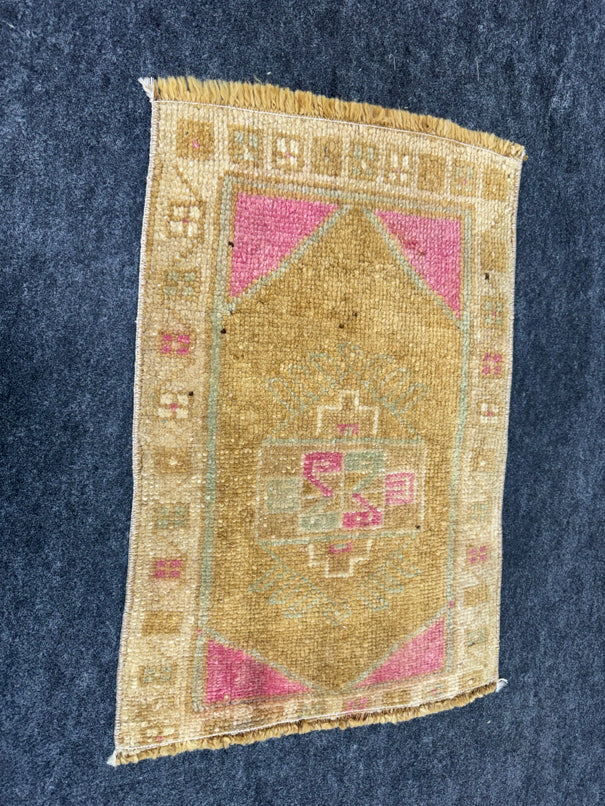 Turkish Yastik Rug  1'6" x  2'3" #24017