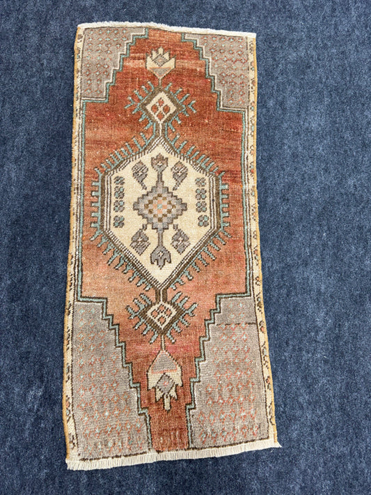 Turkish Yastik Rug  1'5" x  3'2" #23994