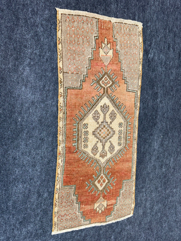 Turkish Yastik Rug  1'5" x  3'2" #23994