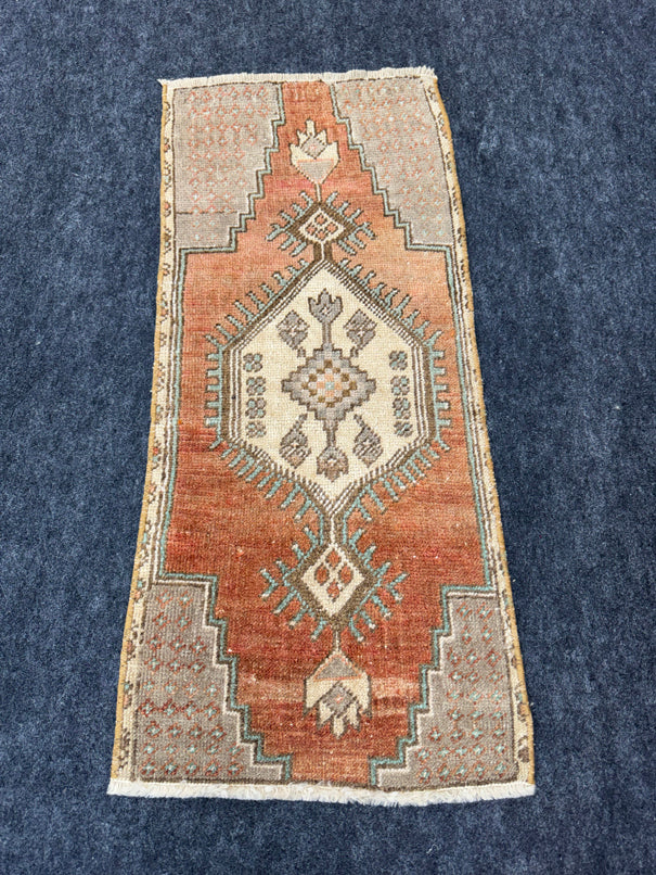 Turkish Yastik Rug  1'5" x  3'2" #23994