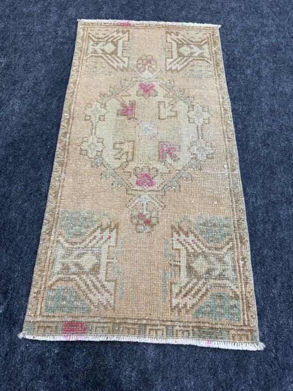 Turkish Yastik Rug  1'5" x  2'11" #23983